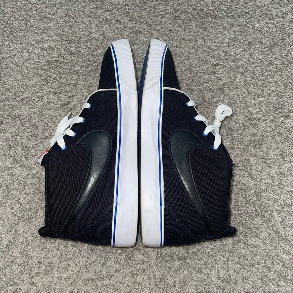 NIKE Toki Men’s Mid Top Sneakers Classic Vintage Space Jam Theme